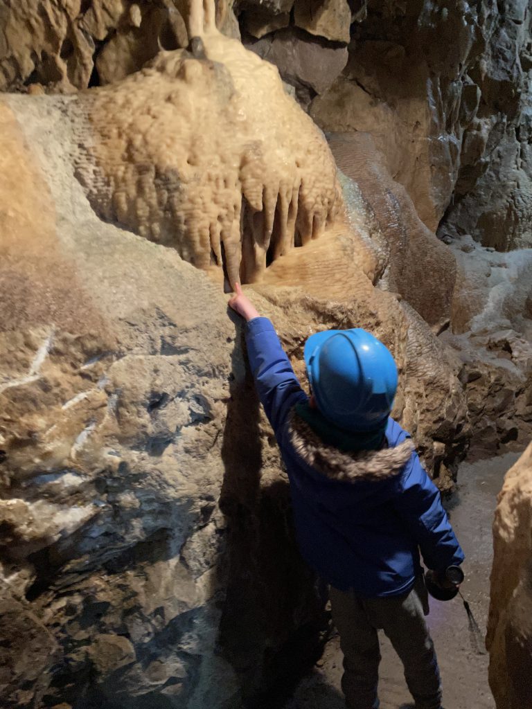 exploring the caves at stump cross caverns