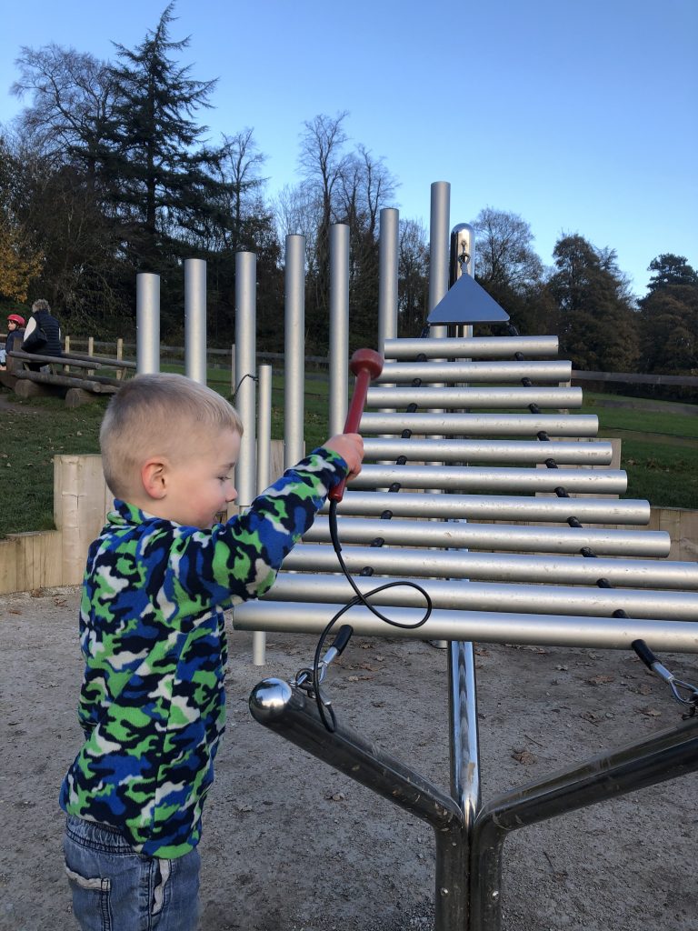 musical instruments in aireville park